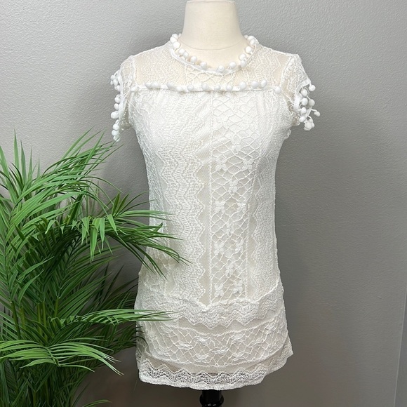 NWT Boho Beach Hut Coverup White Lace Pom Small - Picture 1 of 7